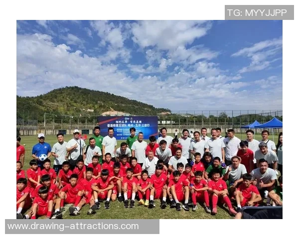 现役足球明星与他们所效力的顶级俱乐部全景解析