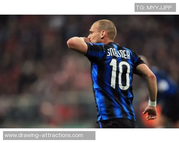 每个足球队的明星球员背后的故事与成就解析 每个足球队的明星球员背后的故事与成就解析